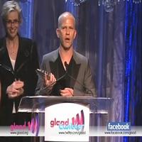 STAGE TUBE:  GLEE Accepts Outstanding Comedy Series GLAAD Award  Video